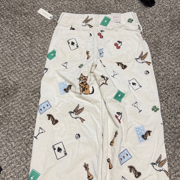 Maeve Colette Ivory Cropped Pants with Playful Print - Picture 12 of 16